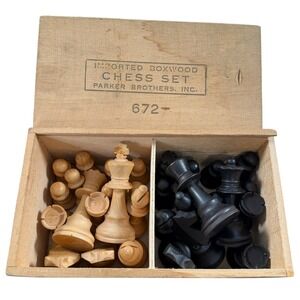 Vintage Parker Brothers 672 Boxwood Chess Set Made in France Wood Box 1960s